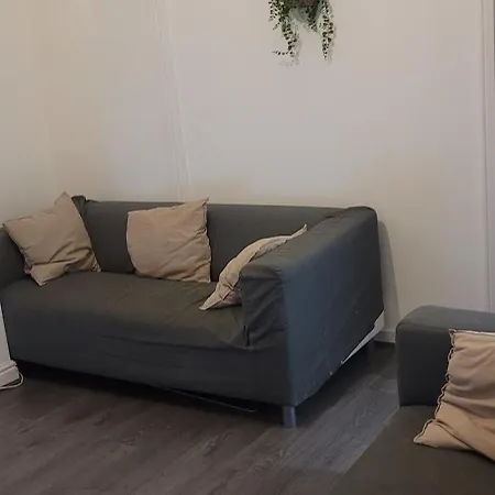 21 Decent Homes Quarto em Acomodações Particulares