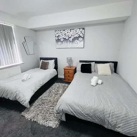 Cosy House Trafford