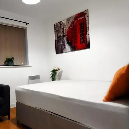 1 Private & A Toilet In 2bed מנצ'סטר