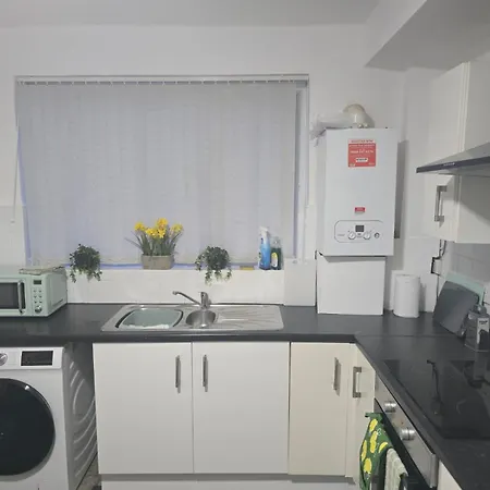 Alma Co-living - Private Self-cater Manchester