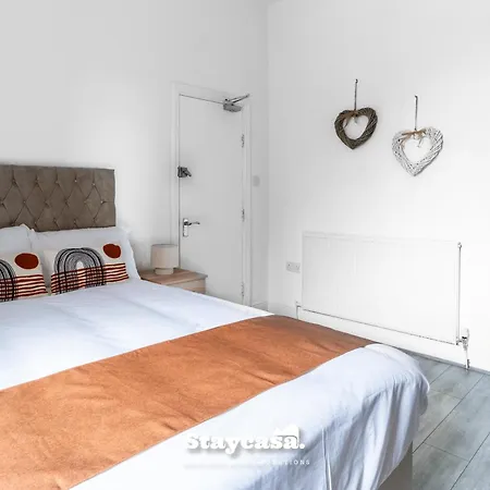Alma Co-living - Private Self-cater Manchester