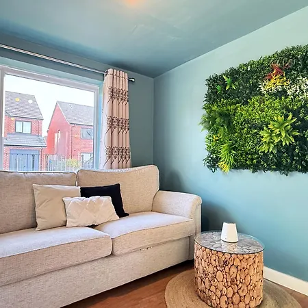 Дом отдыха Three Bed Detached Near Centre