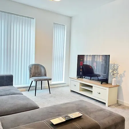 Spacious 2 Bedroom Groundfloor *