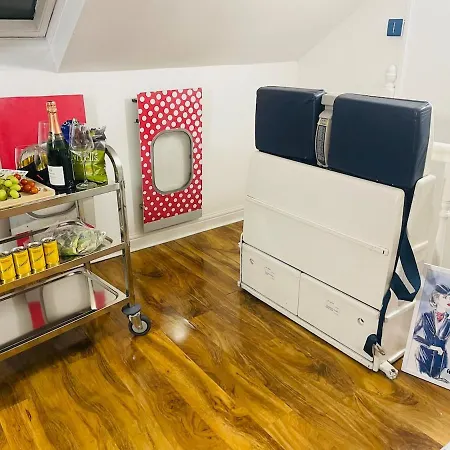 The 3-bed Luxe Sanctuary - Free Parking & Office Casa vacanze
