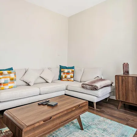 Cosy In Stunning Didsbury Manchester