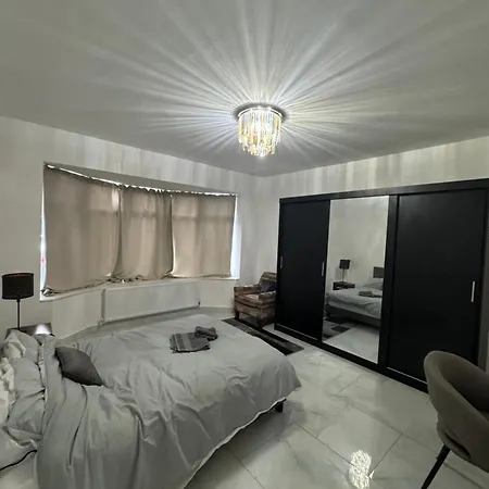 Elegant Estates Humble Abode 1 Δωμάτια σε οικογενειακή κατοικία Μάντσεστερ