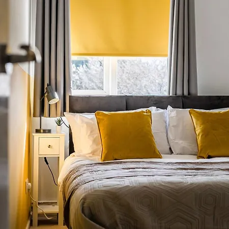 Stylish 2br Near Mcr Airport *