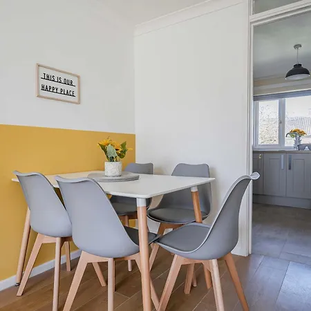 Stylish 2br Near Mcr Airport