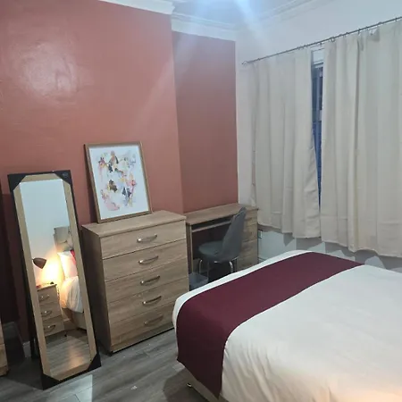 Alma Co-living - Private Self-cater Holiday home *
