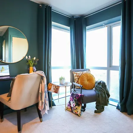 Luxury Three Story Townhouse Free Parking On Drive Nyaraló *