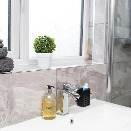 The Grey Mansion * Manchester