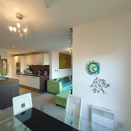 Appartement 1 Bed Flat - Sleeps 5 - Pets - Garden - Parking Manchester