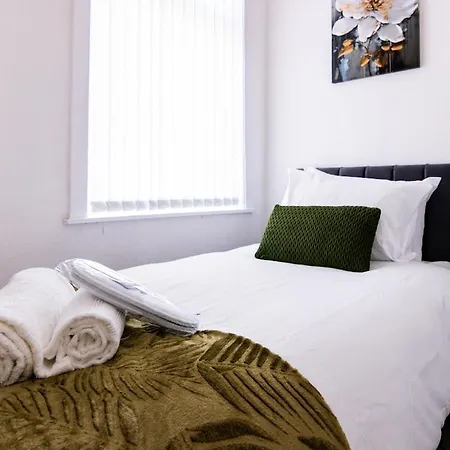 Luxe & Stylish In Near Center * Manchester