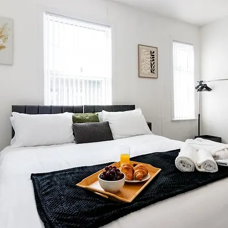Holiday home Luxe & Stylish In Near Center Manchester