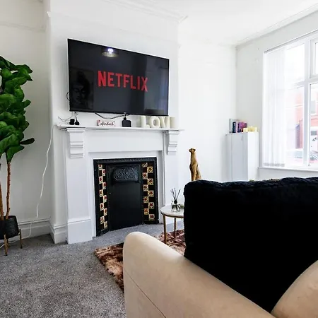 Luxe & Stylish In Near Center Holiday home Manchester