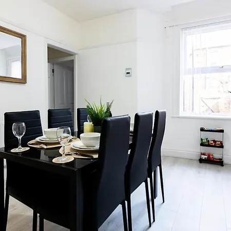 Semesterbostad Luxe & Stylish In Near Center Manchester
