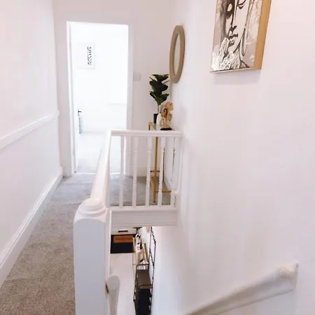 Luxe & Stylish In Near Center Holiday home Manchester