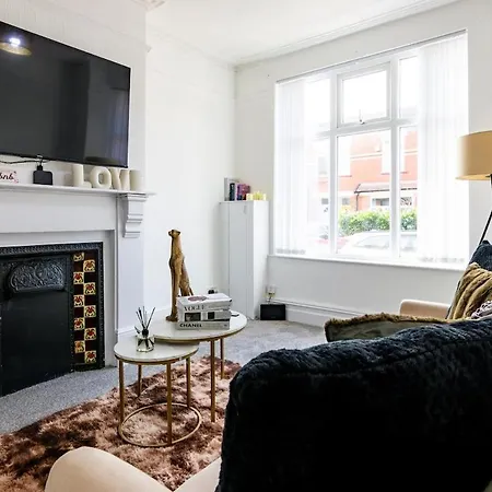 Luxe & Stylish In Near Center Holiday home Manchester