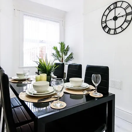Luxe & Stylish In Near Center * Manchester