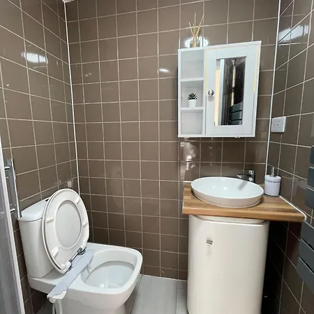 Flat In The Heart Of Lägenhet