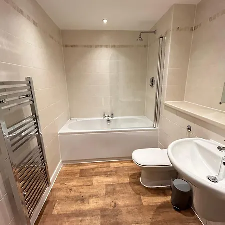 Centre 2 Bed With A Balcony