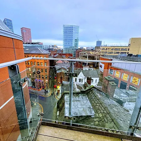 Centre 2 Bed With A Balcony Mánchester