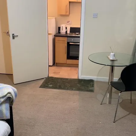 Modern - Views - Parking - Sleeps 3 *