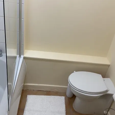Apartment Modern - Views - Parking - Sleeps 3 Manchester