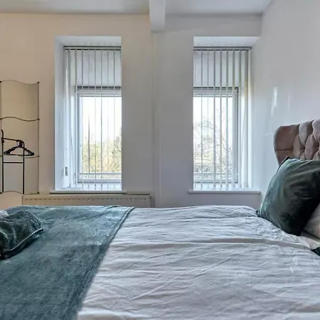 شقة Luxe Sleeps 6 Free Parking *