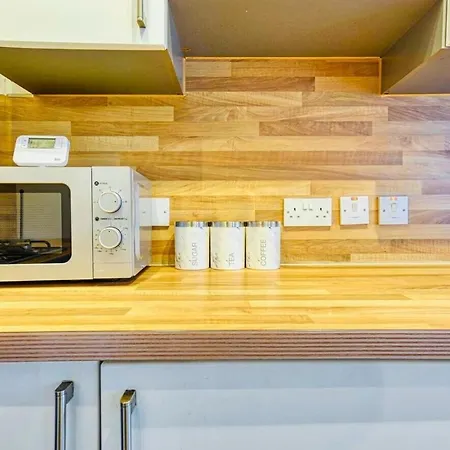 Apartment Luxe Sleeps 6 Free Parking *