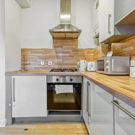 Luxe Sleeps 6 Free Parking شقة مانشستر
