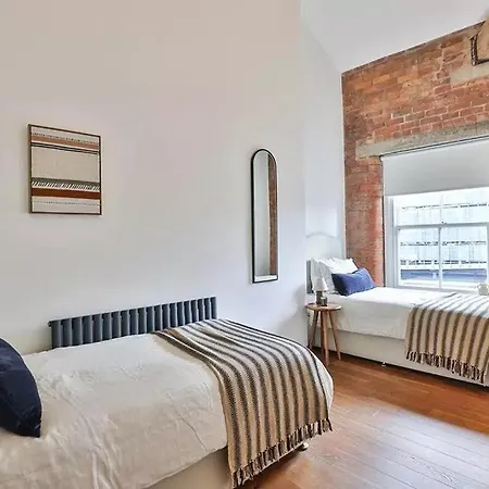 Urban Base, Stone's Throw From Attractions Mánchester