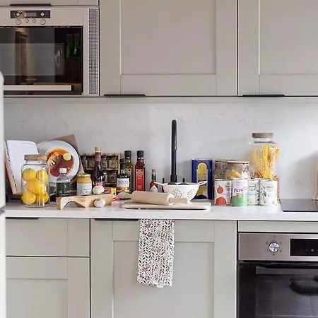 2 Bed 2 Bath, Excusive And Central, Concierge Service Apartment