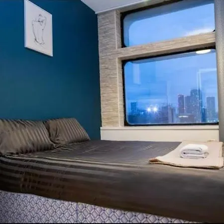 High-floor 2br In Heart Apartment Manchester