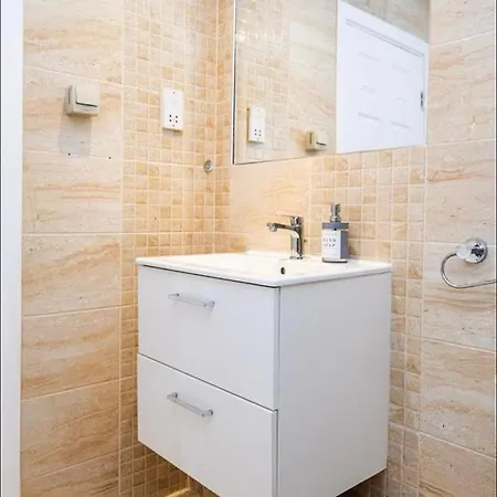 Apartment High-floor 2br In Heart Manchester
