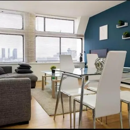 High-floor 2br In Heart Manchester