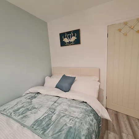 Cozy With Amenities