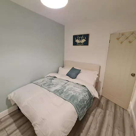Homestay Cozy With Amenities Manchester