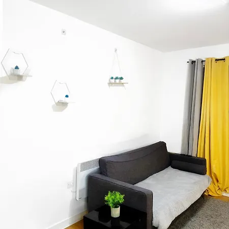 1 Private & A Toilet In 2bed *