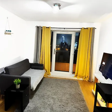 Проживание в семье 1 Private & A Toilet In 2bed