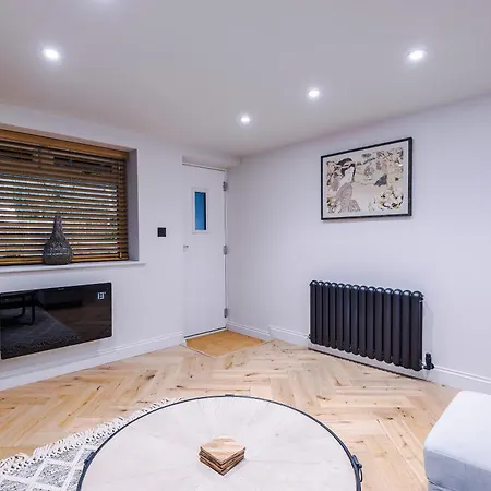 Holiday home Opulent Oasis Large Luxury Sleeps 10 *