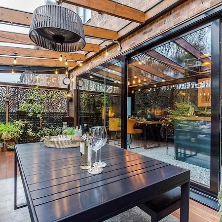 Opulent Oasis Large Luxury Sleeps 10 Σπίτι διακοπών *