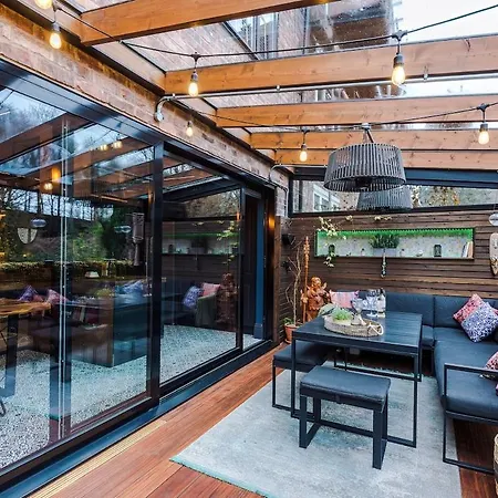 Opulent Oasis Large Luxury Sleeps 10