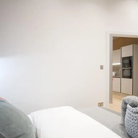 Chicago By The Heim Residences Apartment Manchester