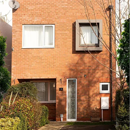 Modern Near Etihad, Coop Live Manchester