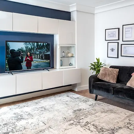 Modern Near Etihad, Coop Live Apartament *