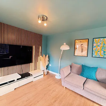 Three Bed Detached Near Centre