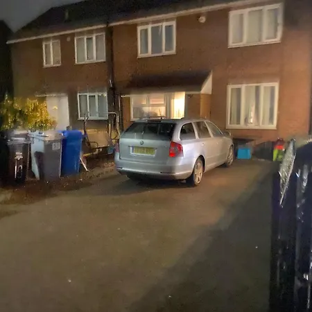 Comfortable Cat-friendly With Garden & Parking Alloggio in famiglia Manchester