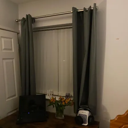 Alloggio in famiglia Comfortable Cat-friendly With Garden & Parking Manchester