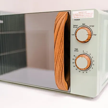 Opulent Oasis Large Luxury Sleeps 10 Holiday home *